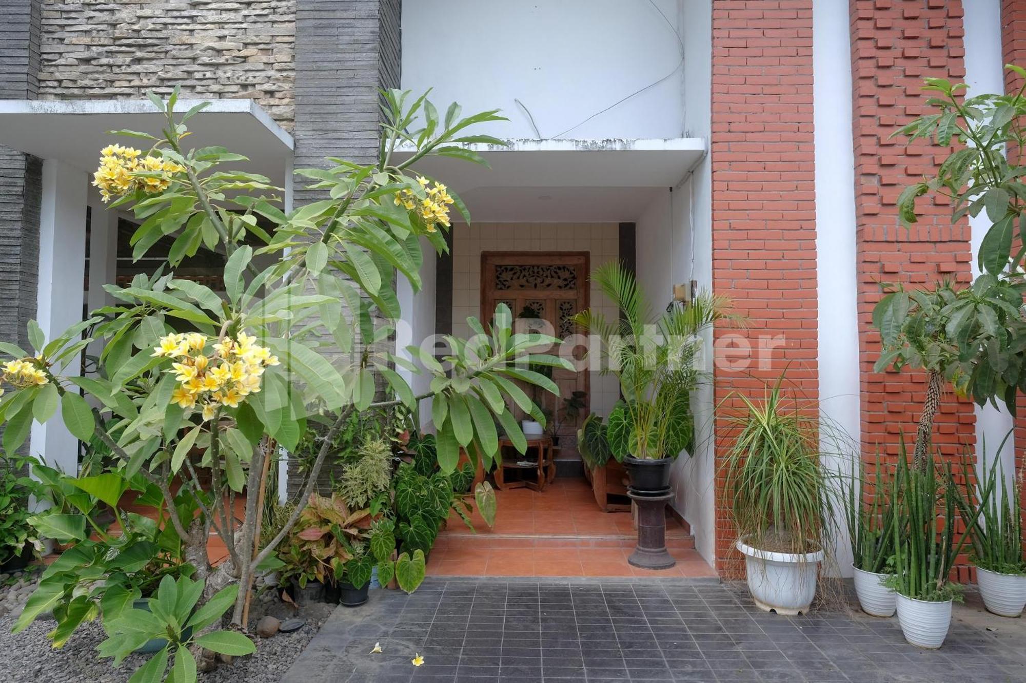 Ndliman House Near Ugm Jogja Mitra Reddoorz Hotel Kejayan Ngoại thất bức ảnh